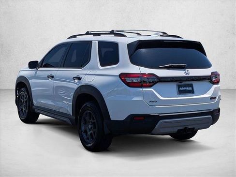 Used 2023 Honda Pilot TrailSport image 8