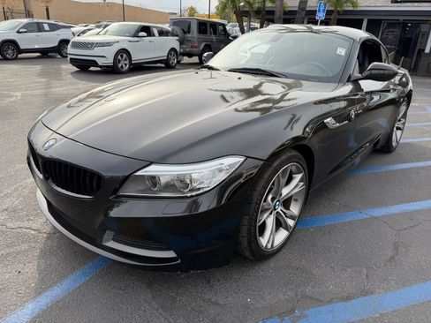 Used 2014 BMW Z4 sDrive35i w/ Technology Package RWD image 3