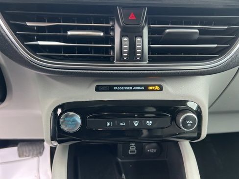 Used 2024 Ford Escape Platinum image 30