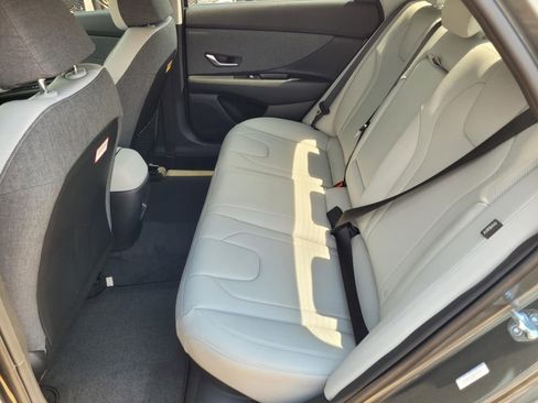 New 2025 Hyundai Elantra Limited image 13