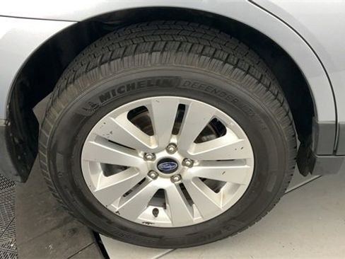 Used 2017 Subaru Outback 2.5i Premium image 35