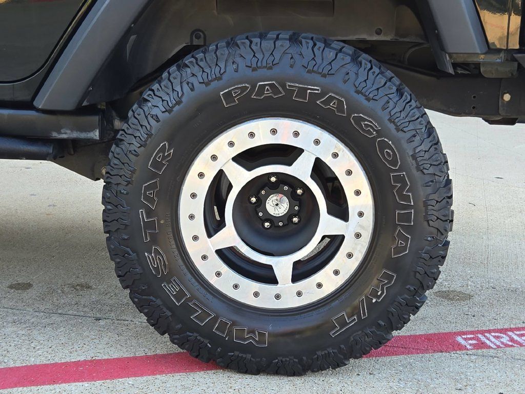 Used 2012 Jeep Wrangler Unlimited Rubicon w/ Max Tow Pkg AWD/4WD image 12