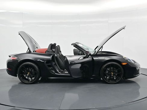 Certified 2024 Porsche 718 Boxster RWD image 36
