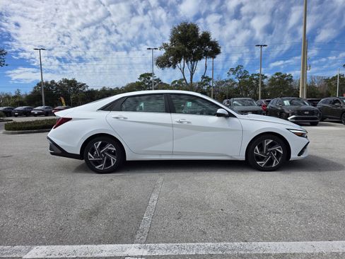 New 2026 Hyundai Elantra Limited image 2