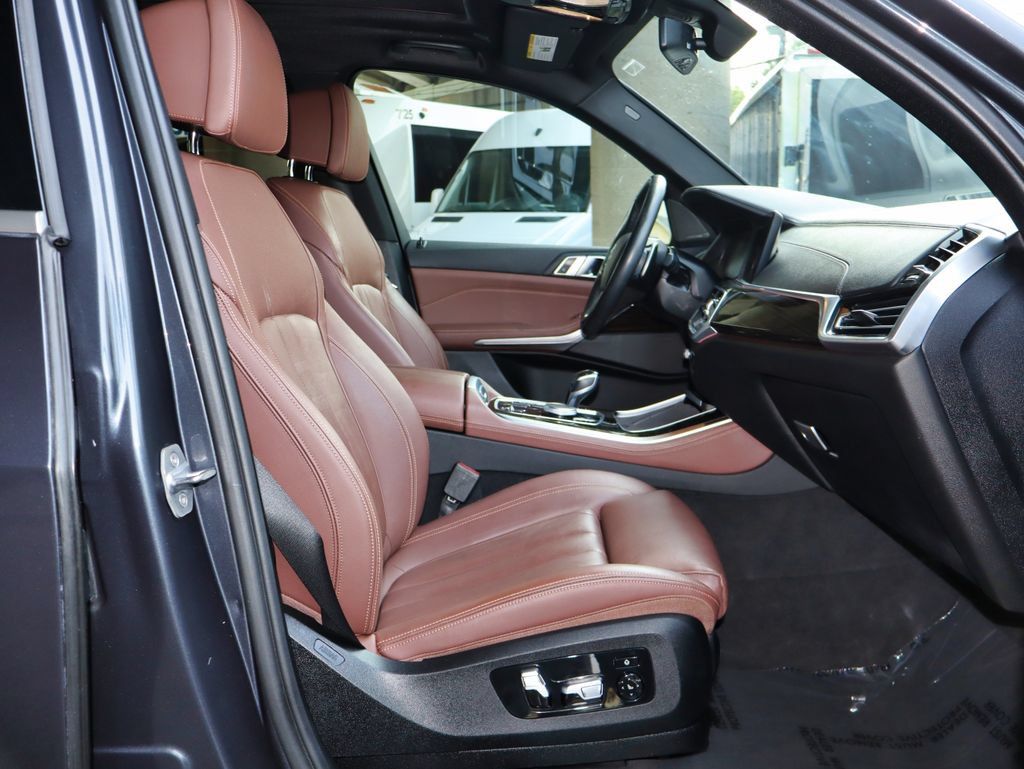 Used 2020 BMW X5 xDrive40i w/ Executive Package AWD/4WD image 21