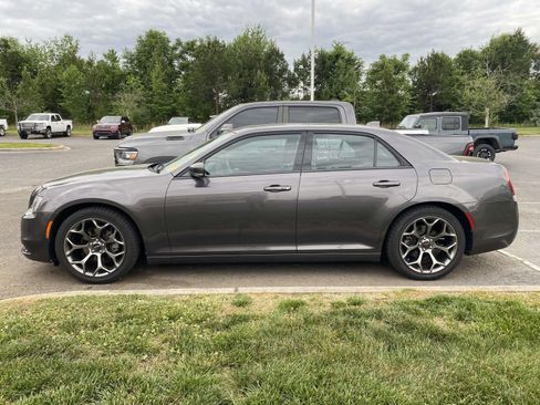 Used 2016 Chrysler 300 S w/ 300S Premium Group RWD image 6