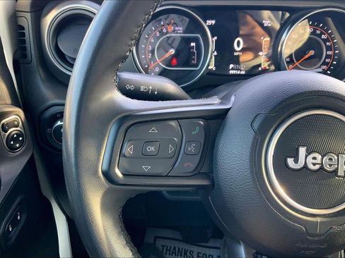 Used 2023 Jeep Gladiator Sport image 16