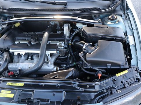 Used 2004 Volvo S60 2.5T AWD/4WD image 40