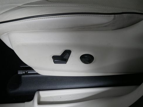 Used 2021 Chrysler Pacifica Limited AWD/4WD image 20