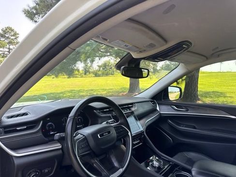 Used 2022 Jeep Grand Cherokee Limited RWD image 31