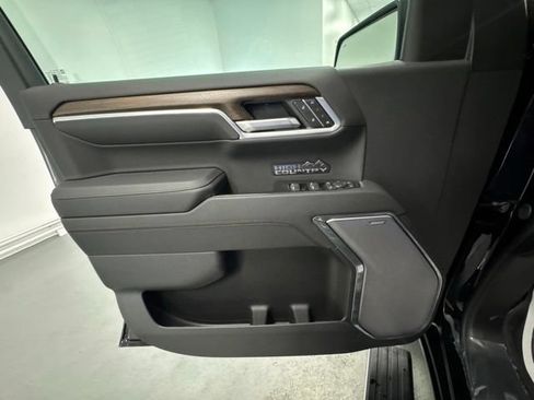 New 2026 Chevrolet Silverado 1500 High Country w/ High Country Premium Package AWD/4WD image 13