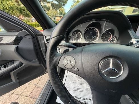Used 2010 Mercedes-Benz E 550 Sedan image 56