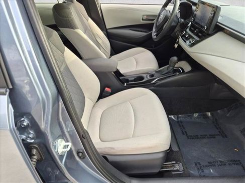 Used 2022 Toyota Corolla LE FWD image 18