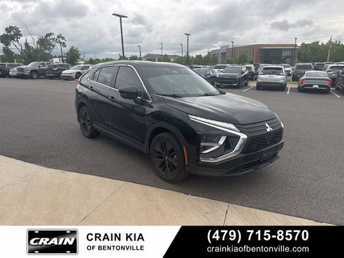 Used 2022 Mitsubishi Eclipse Cross LE FWD image 2