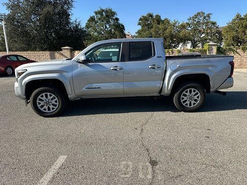 Used 2024 Toyota Tacoma SR5 AWD/4WD image 2