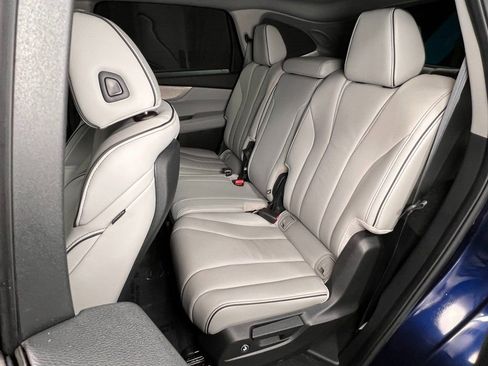 Used 2024 Acura MDX SH-AWD w/ Advance Package image 14