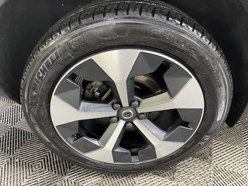 Used 2023 Volvo XC40 B5 Plus w/ Driver Assist Package AWD/4WD image 17