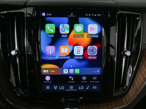 Used 2023 Volvo XC60 B5 Ultimate w/ Climate Package FWD image 18