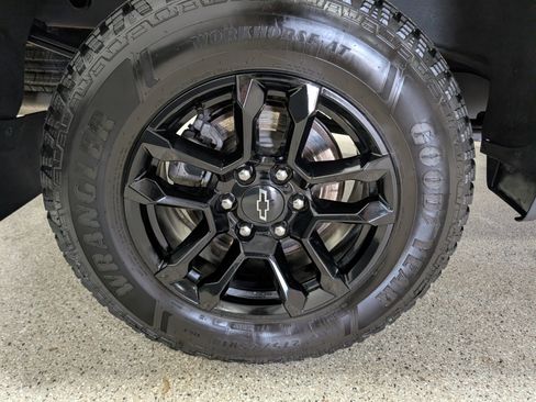 Used 2024 Chevrolet Silverado 1500 LT Trail Boss w/ Convenience Package II AWD/4WD image 13