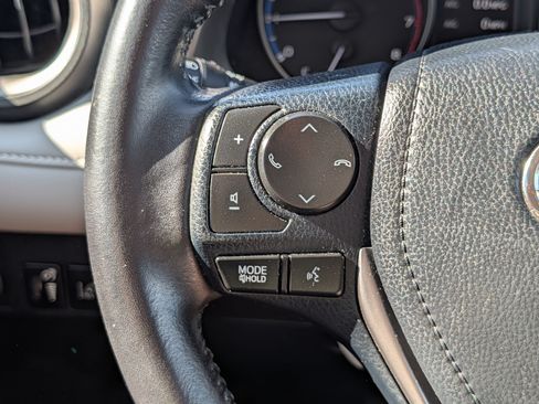 Used 2017 Toyota RAV4 XLE AWD/4WD image 30