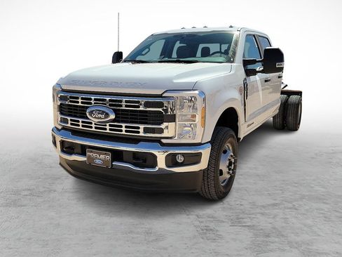 New 2026 Ford F350 XL w/ XL Chrome Package AWD/4WD image 4