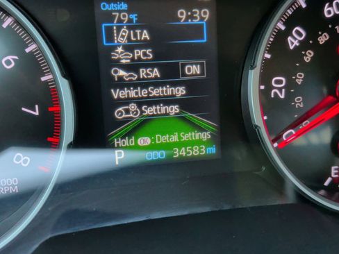 Used 2022 Toyota RAV4 LE FWD image 17