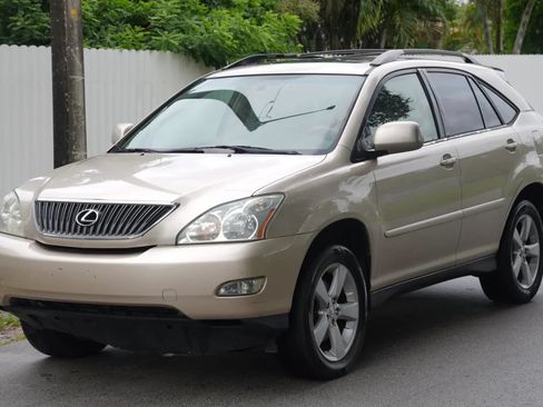 Used 2004 Lexus RX 330 w/ Premium Pkg FWD image 4