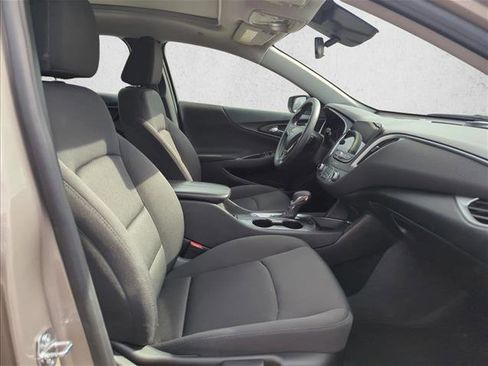 Used 2024 Chevrolet Malibu LT image 19
