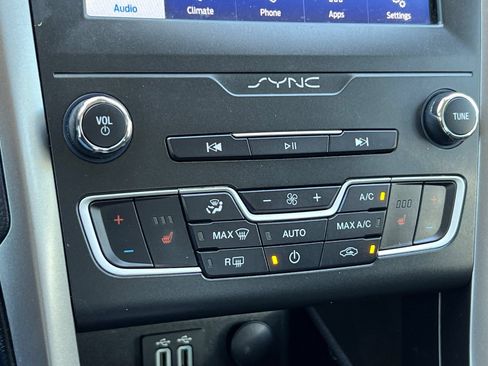 Certified 2020 Ford Fusion SEL FWD image 20