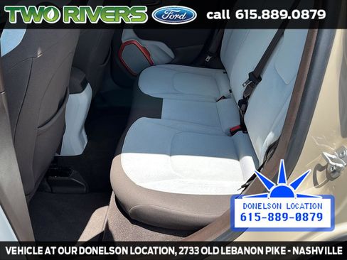 Used 2015 Jeep Renegade Latitude w/ Cold Weather Group FWD image 28