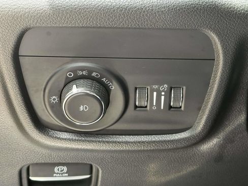 Used 2023 Jeep Grand Cherokee Summit w/ Adv Protech Group IV AWD/4WD image 25
