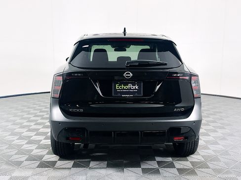 Used 2025 Nissan Kicks SV AWD/4WD image 7
