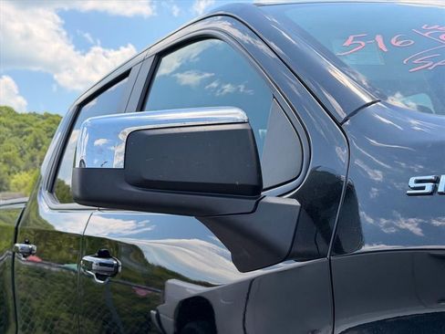 Used 2022 Chevrolet Silverado 1500 LT AWD/4WD image 22