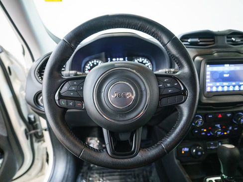 Used 2020 Jeep Renegade Altitude AWD/4WD image 16