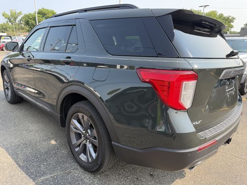 Certified 2022 Ford Explorer XLT w/ Equipment Group 202A AWD/4WD image 3
