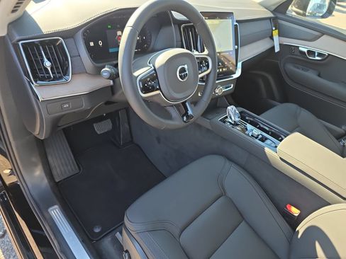 Used 2026 Volvo XC90 B6 Plus w/ Protection Package Premier AWD/4WD image 9