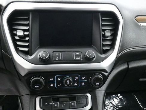 Used 2023 GMC Acadia SLE image 14