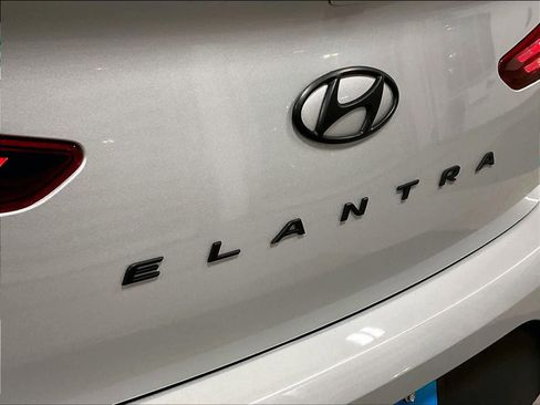 Used 2019 Hyundai Elantra SE w/ Cargo Package image 26