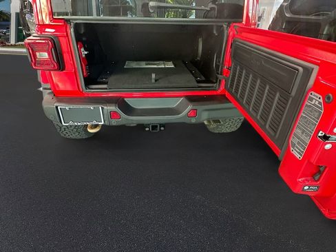 Used 2024 Jeep Wrangler Unlimited Rubicon 392 image 31