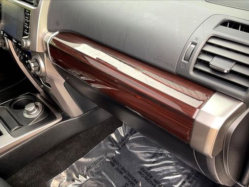 Used 2022 Toyota 4Runner Limited image 19