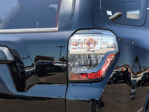 Used 2019 Toyota 4Runner TRD Off-Road Premium AWD/4WD image 24