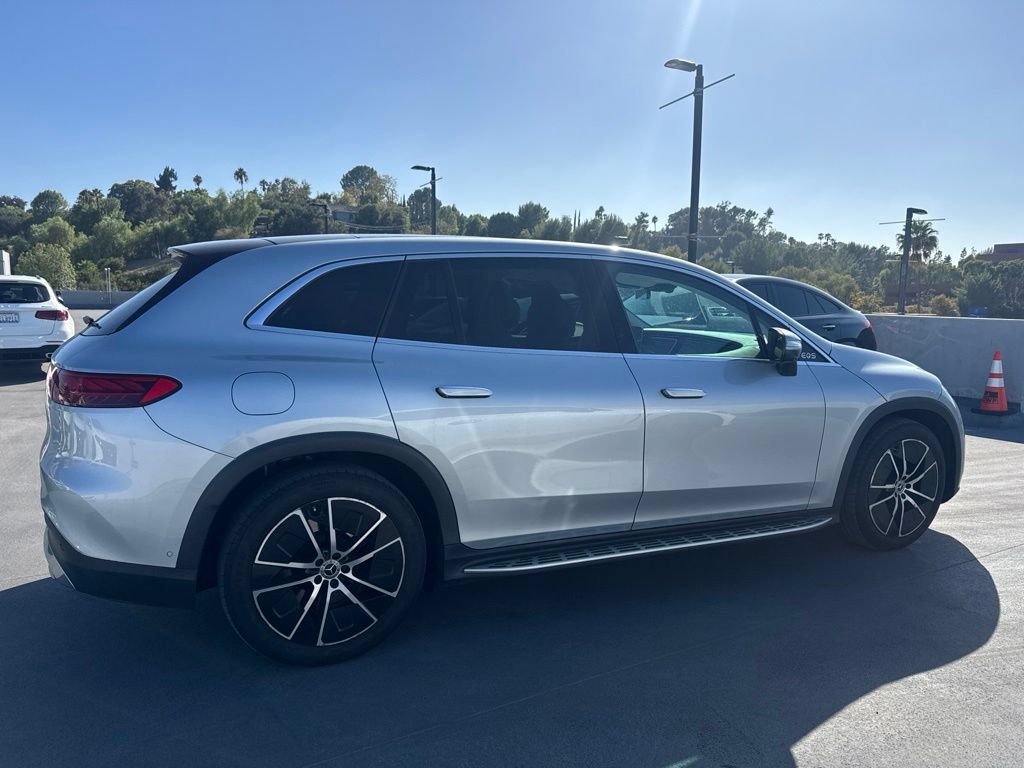 Used 2023 Mercedes-Benz EQS 450+ SUV image 4