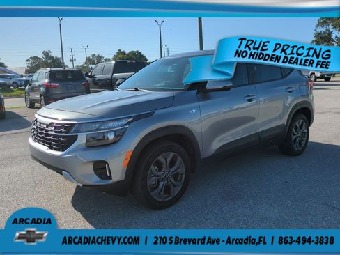 Used 2024 Kia Seltos LX AWD/4WD image 8