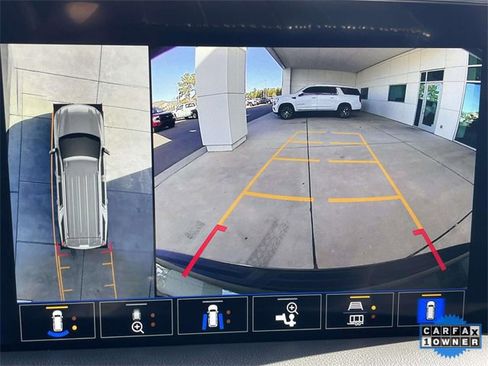 Used 2023 Chevrolet Suburban LT w/ Luxury Package image 29