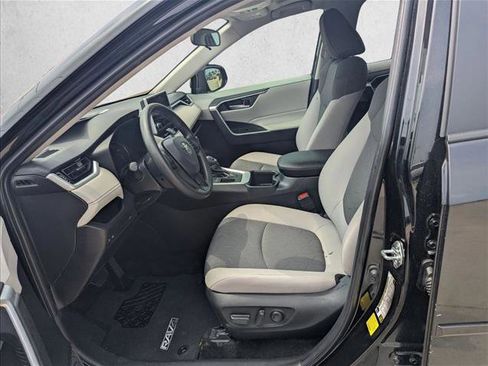 Used 2025 Toyota RAV4 XLE w/ Convenience Package FWD image 15