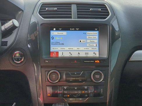 Used 2018 Ford Explorer XLT w/ Equipment Group 202A FWD image 15