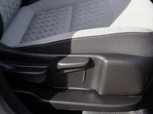 Used 2022 Chevrolet Equinox LT image 11