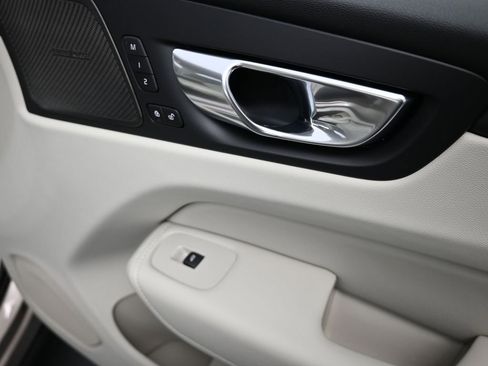 New 2026 Volvo XC60 B5 Ultra w/ Protection Package Premier image 29