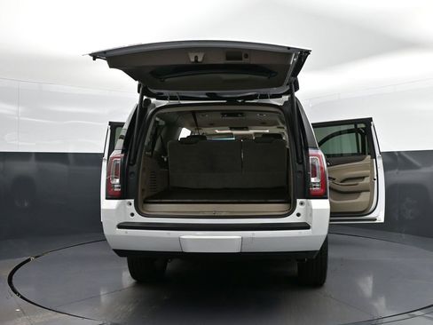 Used 2020 GMC Yukon XL SLT w/ Premium Edition image 53