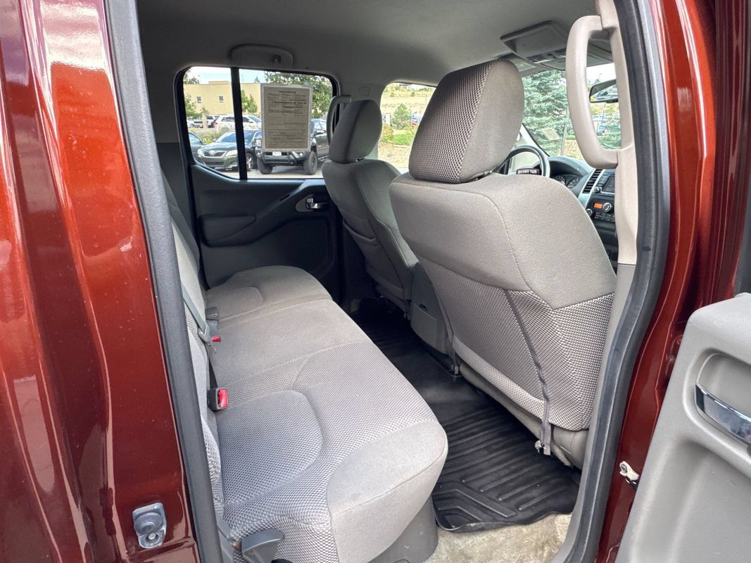 Used 2017 Nissan Frontier SV w/ SV Value Truck Package AWD/4WD image 19